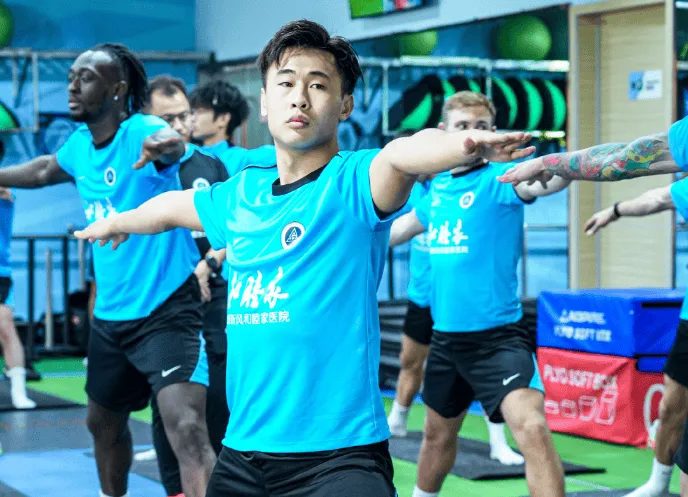 开云体育在线-新鹏城官方：戴伟浚左膝外侧半月板撕裂进行手术，康复期6周