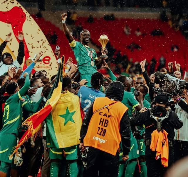 开云体育-非洲杯夺冠！总统宣布：球员12万美元+1500平米土地 全国放假